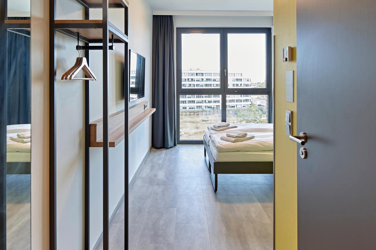 Meininger Hotel Koeln West Экстерьер фото