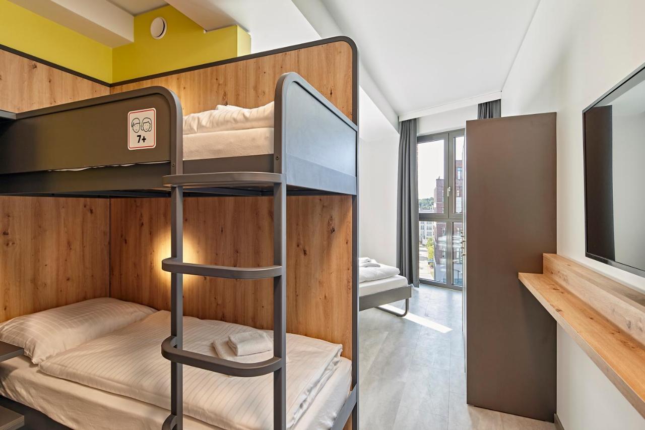 Meininger Hotel Koeln West Экстерьер фото